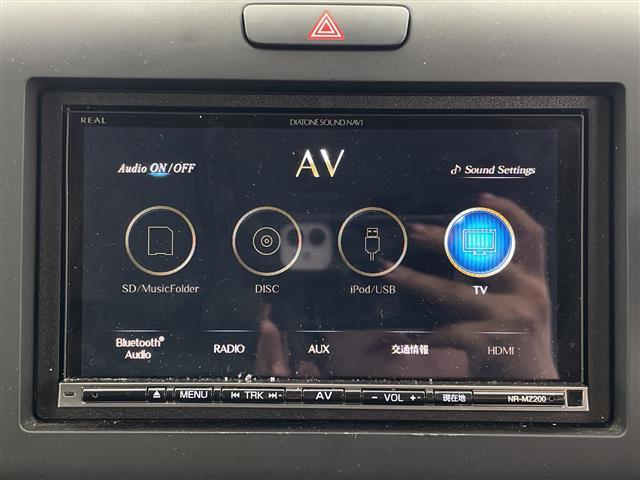 フリード G・ホンダセンシング 社外7型ナビ フルセグTV 衝突被害軽減システム 両側電動スライドドア ハーフレザーシート ステアリングスイッチ クルーズコントロール 横滑り防止機能 LEDライト ビルトインETC スマートキー(4枚目)