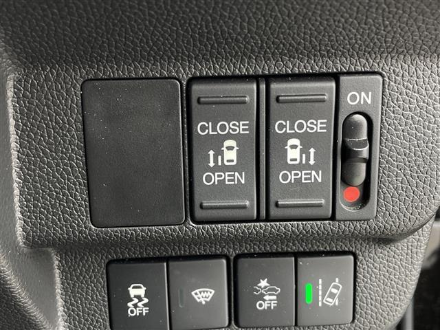 フリード G・ホンダセンシング 社外7型ナビ フルセグTV 衝突被害軽減システム 両側電動スライドドア ハーフレザーシート ステアリングスイッチ クルーズコントロール 横滑り防止機能 LEDライト ビルトインETC スマートキー(6枚目)