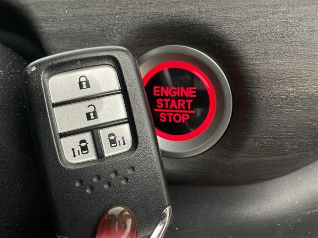 フリード G・ホンダセンシング 社外7型ナビ フルセグTV 衝突被害軽減システム 両側電動スライドドア ハーフレザーシート ステアリングスイッチ クルーズコントロール 横滑り防止機能 LEDライト ビルトインETC スマートキー(9枚目)