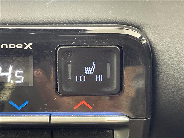 ヴォクシー ハイブリッドS-Z モデリスタエアロ 快適利便パッケージ ユニバーサルステップ 純正14型後席モニター 純正10.5型ナビ 電動リアゲート ステアリングヒーター 両側電動スライドドア ビルトインETC2.0 禁煙車(10枚目)