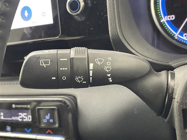 ヴォクシー ハイブリッドS-Z モデリスタエアロ 快適利便パッケージ ユニバーサルステップ 純正14型後席モニター 純正10.5型ナビ 電動リアゲート ステアリングヒーター 両側電動スライドドア ビルトインETC2.0 禁煙車(23枚目)