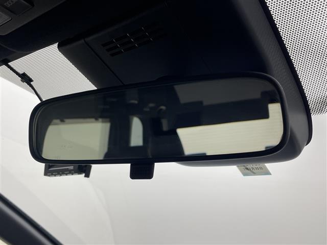 ヴォクシー ハイブリッドS-Z モデリスタエアロ 快適利便パッケージ ユニバーサルステップ 純正14型後席モニター 純正10.5型ナビ 電動リアゲート ステアリングヒーター 両側電動スライドドア ビルトインETC2.0 禁煙車(27枚目)