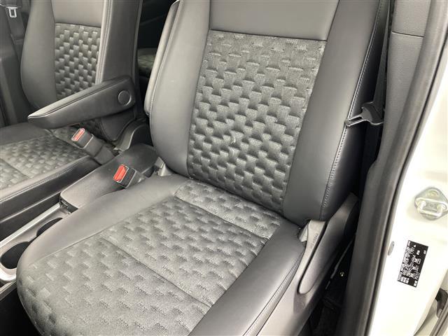 ヴォクシー ハイブリッドS-Z モデリスタエアロ 快適利便パッケージ ユニバーサルステップ 純正14型後席モニター 純正10.5型ナビ 電動リアゲート ステアリングヒーター 両側電動スライドドア ビルトインETC2.0 禁煙車(35枚目)