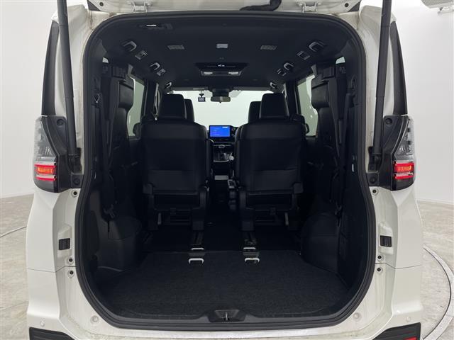 ヴォクシー ハイブリッドS-Z モデリスタエアロ 快適利便パッケージ ユニバーサルステップ 純正14型後席モニター 純正10.5型ナビ 電動リアゲート ステアリングヒーター 両側電動スライドドア ビルトインETC2.0 禁煙車(39枚目)