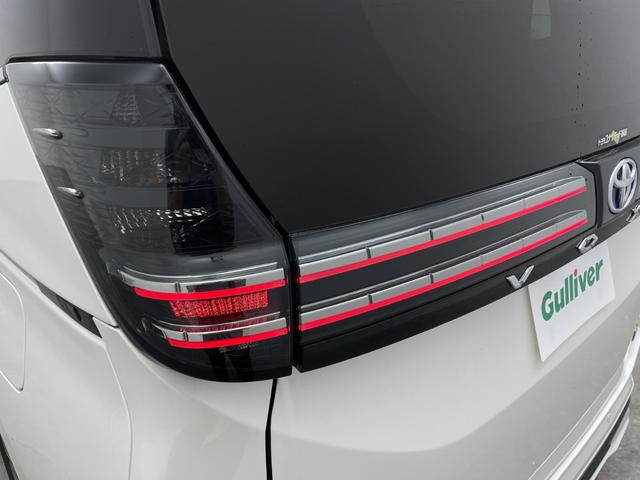 ヴォクシー ハイブリッドS-Z モデリスタエアロ 快適利便パッケージ ユニバーサルステップ 純正14型後席モニター 純正10.5型ナビ 電動リアゲート ステアリングヒーター 両側電動スライドドア ビルトインETC2.0 禁煙車(69枚目)