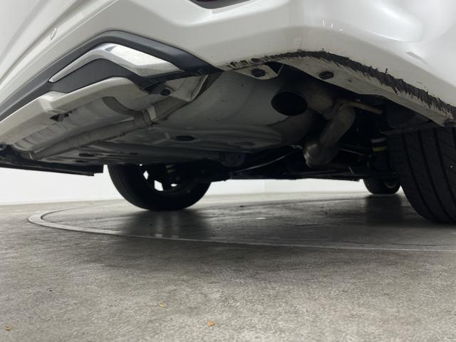 ヴォクシー ハイブリッドS-Z モデリスタエアロ 快適利便パッケージ ユニバーサルステップ 純正14型後席モニター 純正10.5型ナビ 電動リアゲート ステアリングヒーター 両側電動スライドドア ビルトインETC2.0 禁煙車(75枚目)