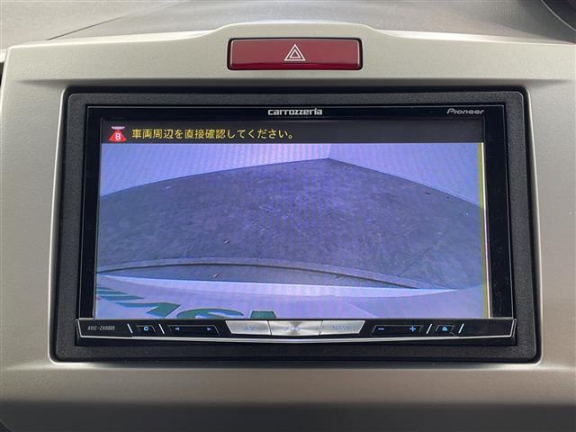 フリード G ジャストセレクション 社外7型ナビ フルセグTV バックカメラ 両側電動スライドドア 横滑り防止機能 ステアリングスイッチ オートエアコン HIDオートライト 純正フロアマット 前後ドライブレコーダー ビルトインETC(4枚目)