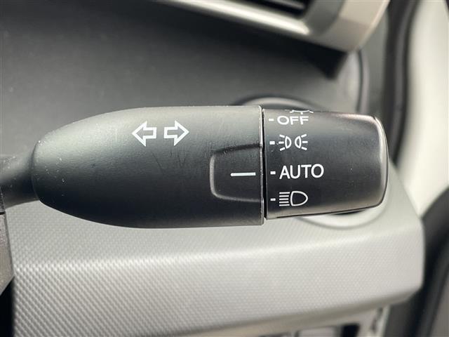 フリード G ジャストセレクション 社外7型ナビ フルセグTV バックカメラ 両側電動スライドドア 横滑り防止機能 ステアリングスイッチ オートエアコン HIDオートライト 純正フロアマット 前後ドライブレコーダー ビルトインETC(9枚目)