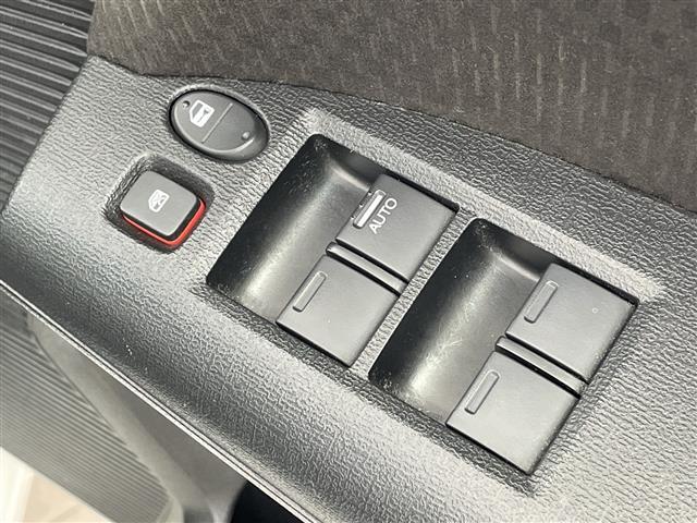 フリード G ジャストセレクション 社外7型ナビ フルセグTV バックカメラ 両側電動スライドドア 横滑り防止機能 ステアリングスイッチ オートエアコン HIDオートライト 純正フロアマット 前後ドライブレコーダー ビルトインETC(14枚目)