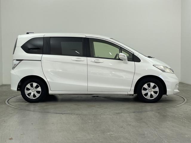 フリード G ジャストセレクション 社外7型ナビ フルセグTV バックカメラ 両側電動スライドドア 横滑り防止機能 ステアリングスイッチ オートエアコン HIDオートライト 純正フロアマット 前後ドライブレコーダー ビルトインETC(50枚目)