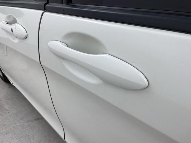 フリード G ジャストセレクション 社外7型ナビ フルセグTV バックカメラ 両側電動スライドドア 横滑り防止機能 ステアリングスイッチ オートエアコン HIDオートライト 純正フロアマット 前後ドライブレコーダー ビルトインETC(62枚目)