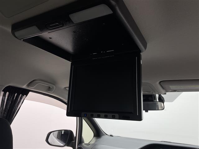 ノア ハイブリッドX 社外7型ナビ フルセグTV 社外12型後部席モニター 片側電動スライドドア 衝突被害軽減システム プッシュスタート ステアリングスイッチ オートエアコン 純正15アルミホイール ETC 禁煙車(3枚目)