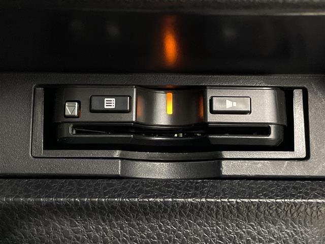 ノア ハイブリッドX 社外7型ナビ フルセグTV 社外12型後部席モニター 片側電動スライドドア 衝突被害軽減システム プッシュスタート ステアリングスイッチ オートエアコン 純正15アルミホイール ETC 禁煙車(12枚目)