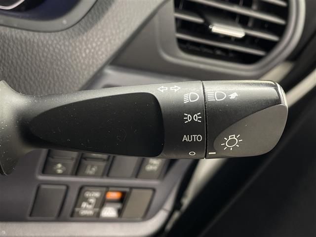 ノア ハイブリッドX 社外7型ナビ フルセグTV 社外12型後部席モニター 片側電動スライドドア 衝突被害軽減システム プッシュスタート ステアリングスイッチ オートエアコン 純正15アルミホイール ETC 禁煙車(20枚目)