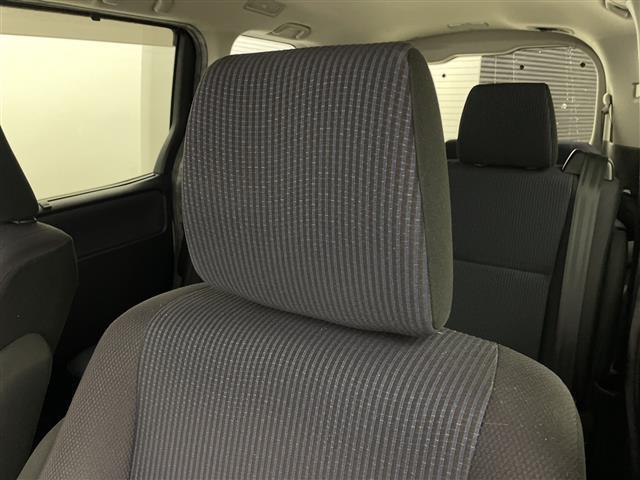 ノア ハイブリッドX 社外7型ナビ フルセグTV 社外12型後部席モニター 片側電動スライドドア 衝突被害軽減システム プッシュスタート ステアリングスイッチ オートエアコン 純正15アルミホイール ETC 禁煙車(28枚目)