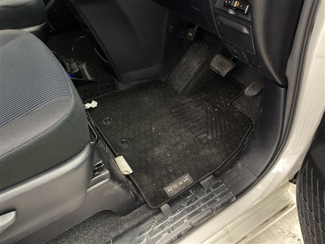 ノア ハイブリッドX 社外7型ナビ フルセグTV 社外12型後部席モニター 片側電動スライドドア 衝突被害軽減システム プッシュスタート ステアリングスイッチ オートエアコン 純正15アルミホイール ETC 禁煙車(42枚目)