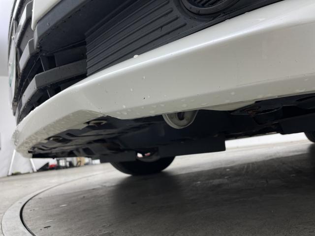 ノア ハイブリッドX 社外7型ナビ フルセグTV 社外12型後部席モニター 片側電動スライドドア 衝突被害軽減システム プッシュスタート ステアリングスイッチ オートエアコン 純正15アルミホイール ETC 禁煙車(63枚目)