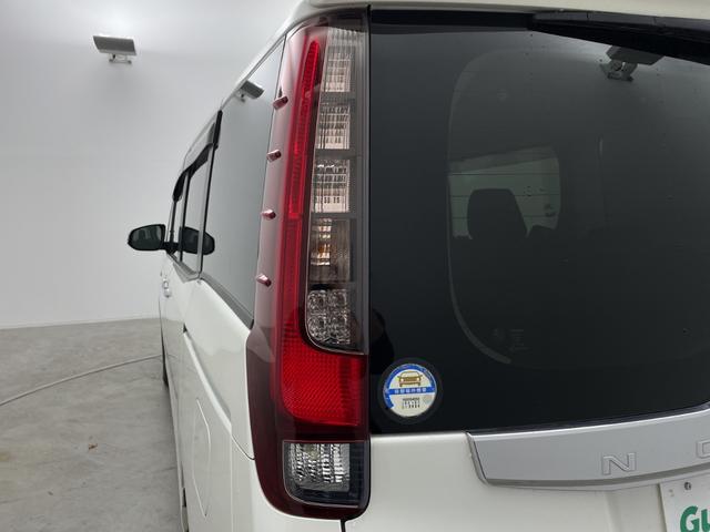 ノア ハイブリッドX 社外7型ナビ フルセグTV 社外12型後部席モニター 片側電動スライドドア 衝突被害軽減システム プッシュスタート ステアリングスイッチ オートエアコン 純正15アルミホイール ETC 禁煙車(71枚目)