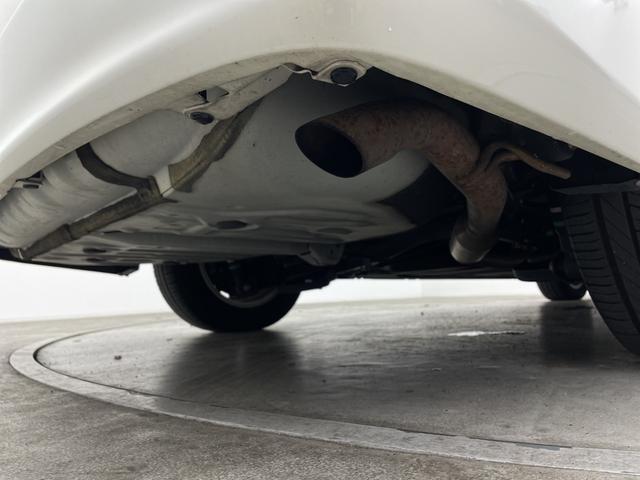 ノア ハイブリッドX 社外7型ナビ フルセグTV 社外12型後部席モニター 片側電動スライドドア 衝突被害軽減システム プッシュスタート ステアリングスイッチ オートエアコン 純正15アルミホイール ETC 禁煙車(79枚目)