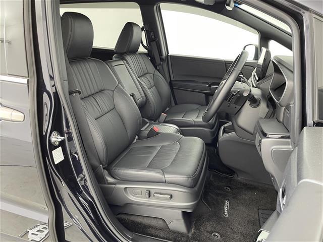 オデッセイハイブリッド e:HEVアブソルート・EXブラックエディション 純正15.6インチフリップダウンモニター 純正11.4インチナビ マルチビューカメラシステム 両側パワースライドドア パワーバックドア ホンダセンシング 黒本革シート シートヒーター ETC 禁煙車(14枚目)