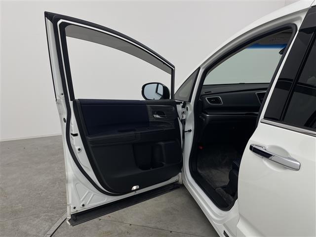 オデッセイ アブソルート・アドバンス 純正8型ナビ 全方位カメラ 前方ドライブレコーダー 運転席パワーシート クルーズコントロール追従有 両側パワースライドドア Bluetooth ハーフレザーシート LEDヘッドライト 純正ETC(41枚目)