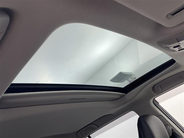 ランドクルーザープラド TX Lパッケージ マットブラックエディション サンルーフ ルーフレール 純正9型ナビ 全周囲カメラ 純正ビルトインETC2.0 レザーシート シートヒーター エアーシート パワーシート ウッドコンビハンドル アイドリングストップ 禁煙車(3枚目)