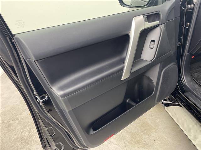 ランドクルーザープラド TX Lパッケージ マットブラックエディション サンルーフ ルーフレール 純正9型ナビ 全周囲カメラ 純正ビルトインETC2.0 レザーシート シートヒーター エアーシート パワーシート ウッドコンビハンドル アイドリングストップ 禁煙車(38枚目)