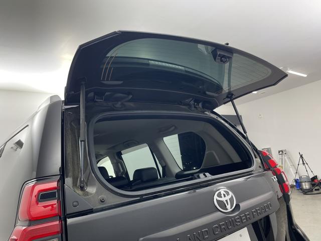 ランドクルーザープラド TX Lパッケージ マットブラックエディション サンルーフ ルーフレール 純正9型ナビ 全周囲カメラ 純正ビルトインETC2.0 レザーシート シートヒーター エアーシート パワーシート ウッドコンビハンドル アイドリングストップ 禁煙車(70枚目)