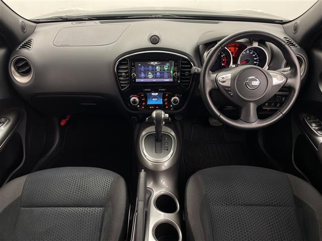 ジューク 15RX Vセレクション 純正7型ナビ フルセグTV 全周囲カメラ 衝突被害軽減システム アイドリングストップ機能 プッシュスタート ステアリングスイッチ 横滑り防止機能 オートエアコン キセノンオートライト ETC(2枚目)