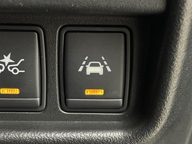 ジューク 15RX Vセレクション 純正7型ナビ フルセグTV 全周囲カメラ 衝突被害軽減システム アイドリングストップ機能 プッシュスタート ステアリングスイッチ 横滑り防止機能 オートエアコン キセノンオートライト ETC(7枚目)