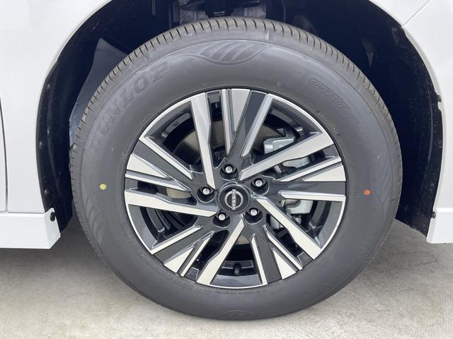 セレナ e-パワー ハイウェイスターV 登録未使用車 純正12.3型ナビ フルセグTV 全周囲カメラ ワイヤレス充電 アダプティブクルーズコントロール ブラインドスポットモニター 両側電動スライドドア デジタルインナーミラー ETC2.0(67枚目)