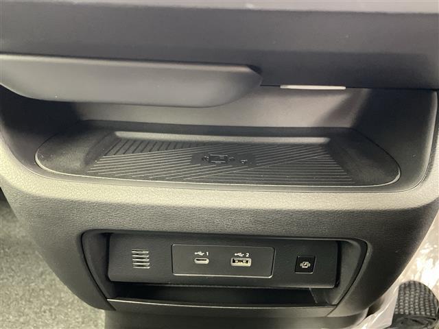 セレナ e-パワー ハイウェイスターV 登録未使用車 純正12.3型ナビ フルセグTV 全周囲カメラ ワイヤレス充電 アダプティブクルーズコントロール ブラインドスポットモニター 両側電動スライドドア デジタルインナーミラー ETC2.0(12枚目)