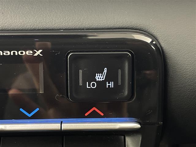 ノア Ｇ　純正８型ディスプレイオーディオ　両側電動スライドドア　バックカメラ　前席シートヒーター　アダプティブクルーズコントロール　衝突被害軽減ブレーキ　電動パーキング　ＥＴＣ　ドラレコ　コーナーセンサー（6枚目）