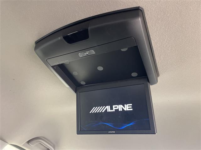 ステップワゴンスパーダ スパーダ・クールスピリット　ホンダセンシング　純正９型インターナビ　後席１０型フリップダウンモニター　ＥＴＣ　全周囲モニター　フルセグテレビ　シートヒーター　パドルシフト　ステアリングスイッチ　ＬＥＤヘッドライト　バニティミラー　禁煙車（3枚目）