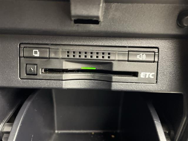 アルファード ２．５Ｓ　純正１０型ナビ　アルパイン後席モニター　バックカメラ　両側電動スライドドア　ビルトインＥＴＣ　クルーズコントロール　ウッドコンビステアリング　ステアリングスイッチ　ＬＥＤライト　スマートキー　禁煙車（10枚目）