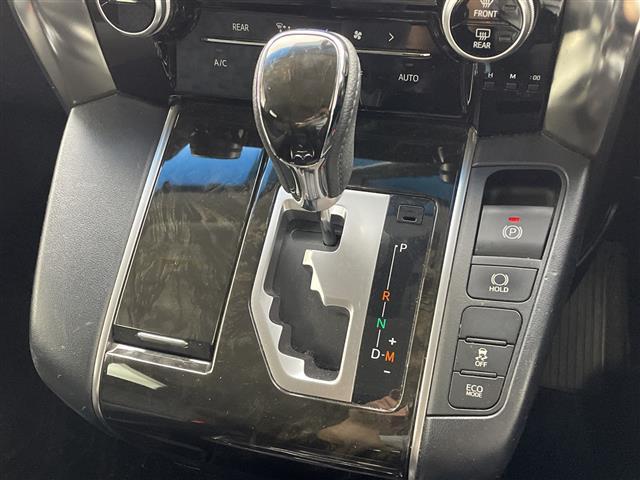 アルファード ２．５Ｓ　純正１０型ナビ　アルパイン後席モニター　バックカメラ　両側電動スライドドア　ビルトインＥＴＣ　クルーズコントロール　ウッドコンビステアリング　ステアリングスイッチ　ＬＥＤライト　スマートキー　禁煙車（17枚目）