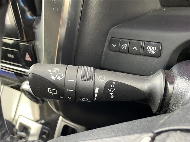 アルファード ２．５Ｓ　純正１０型ナビ　アルパイン後席モニター　バックカメラ　両側電動スライドドア　ビルトインＥＴＣ　クルーズコントロール　ウッドコンビステアリング　ステアリングスイッチ　ＬＥＤライト　スマートキー　禁煙車（18枚目）