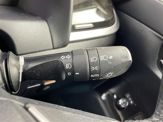 アルファード ２．５Ｓ　純正１０型ナビ　アルパイン後席モニター　バックカメラ　両側電動スライドドア　ビルトインＥＴＣ　クルーズコントロール　ウッドコンビステアリング　ステアリングスイッチ　ＬＥＤライト　スマートキー　禁煙車（20枚目）