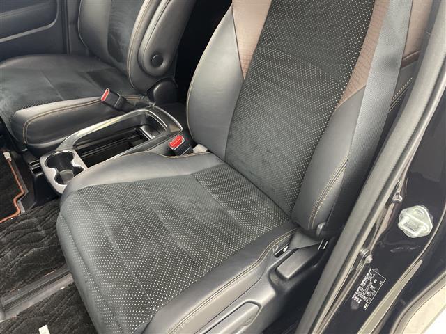 アルファード ２．５Ｓ　Ａパッケージ　タイプブラック　純正９型ナビ　純正１０型後部席モニター　ＪＢＬプレミアムサウンド　バックカメラ　衝突被害軽減ブレーキ　電動リアゲート　両側電動スライドドア　ＥＴＣ２．０　純正ドラレコ　ハーフレザーシート　ＬＥＤライト（36枚目）