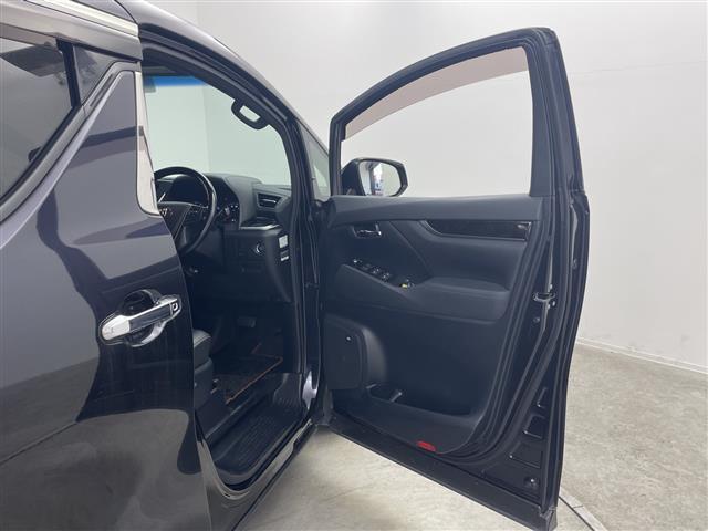 アルファード ２．５Ｓ　Ａパッケージ　タイプブラック　純正９型ナビ　純正１０型後部席モニター　ＪＢＬプレミアムサウンド　バックカメラ　衝突被害軽減ブレーキ　電動リアゲート　両側電動スライドドア　ＥＴＣ２．０　純正ドラレコ　ハーフレザーシート　ＬＥＤライト（40枚目）