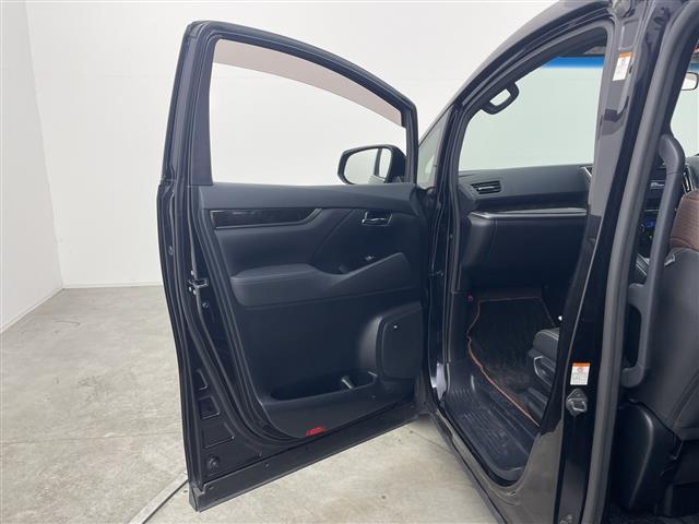 アルファード ２．５Ｓ　Ａパッケージ　タイプブラック　純正９型ナビ　純正１０型後部席モニター　ＪＢＬプレミアムサウンド　バックカメラ　衝突被害軽減ブレーキ　電動リアゲート　両側電動スライドドア　ＥＴＣ２．０　純正ドラレコ　ハーフレザーシート　ＬＥＤライト（41枚目）