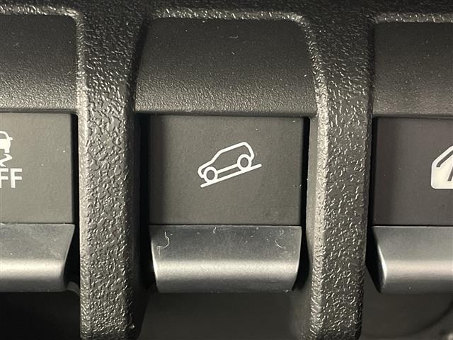 ジムニーノマド ＦＣ　登録済未使用車　４ＷＤ　アダプティブクルーズコントロール　後退時ブレーキサポート　衝突被害軽減ブレーキ　レーンキープアシスト　ダウンヒルアシスト　横滑り防止　前席シートヒーター　誤発進抑制ブレーキ（9枚目）