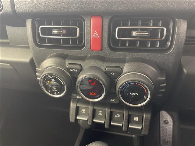 ジムニーノマド ＦＣ　登録済未使用車　４ＷＤ　アダプティブクルーズコントロール　後退時ブレーキサポート　衝突被害軽減ブレーキ　レーンキープアシスト　ダウンヒルアシスト　横滑り防止　前席シートヒーター　誤発進抑制ブレーキ（13枚目）