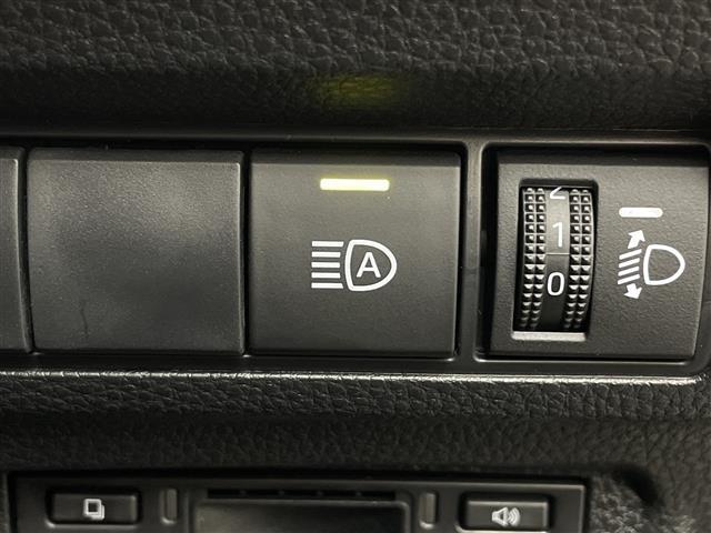 カローラクロス ハイブリッド　Ｚ　純正１０．５型ナビ　バックカメラ　フルセグＴＶ　ＥＴＣ２．０　ハーフレザーシート　シートヒーター　電動リアゲート　純正アルミホイール　衝突被害軽減ブレーキ　レーンアシスト　ＬＥＤヘッドライト　禁煙車（12枚目）