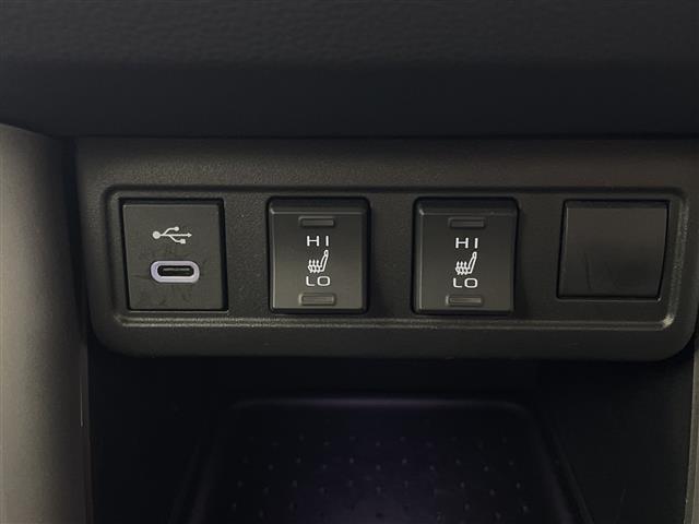 カローラクロス ハイブリッド　Ｚ　純正１０．５型ナビ　バックカメラ　フルセグＴＶ　ＥＴＣ２．０　ハーフレザーシート　シートヒーター　電動リアゲート　純正アルミホイール　衝突被害軽減ブレーキ　レーンアシスト　ＬＥＤヘッドライト　禁煙車（13枚目）