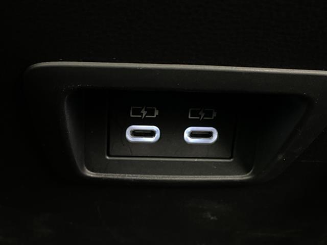 カローラクロス ハイブリッド　Ｚ　純正１０．５型ナビ　バックカメラ　フルセグＴＶ　ＥＴＣ２．０　ハーフレザーシート　シートヒーター　電動リアゲート　純正アルミホイール　衝突被害軽減ブレーキ　レーンアシスト　ＬＥＤヘッドライト　禁煙車（17枚目）