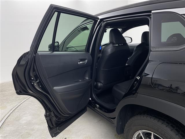 カローラクロス ハイブリッド　Ｚ　純正１０．５型ナビ　バックカメラ　フルセグＴＶ　ＥＴＣ２．０　ハーフレザーシート　シートヒーター　電動リアゲート　純正アルミホイール　衝突被害軽減ブレーキ　レーンアシスト　ＬＥＤヘッドライト　禁煙車（40枚目）