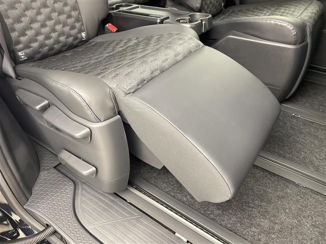 ヴォクシー ハイブリッドＳ－Ｚ　純正１０．５型ナビ　バックカメラ　ＣＤ／ＤＶＤデッキ　快適利便パッケージＨｉｇｈ　前後ドラレコ　両側電動スライドドア　ハーフレザーシート　シートヒーター　衝突被害軽減ブレーキ　レーンアシスト　禁煙（19枚目）