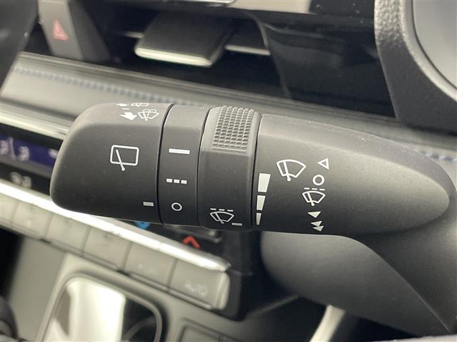 ヴォクシー ハイブリッドＳ－Ｚ　純正１０．５型ナビ　バックカメラ　ＣＤ／ＤＶＤデッキ　快適利便パッケージＨｉｇｈ　前後ドラレコ　両側電動スライドドア　ハーフレザーシート　シートヒーター　衝突被害軽減ブレーキ　レーンアシスト　禁煙（23枚目）