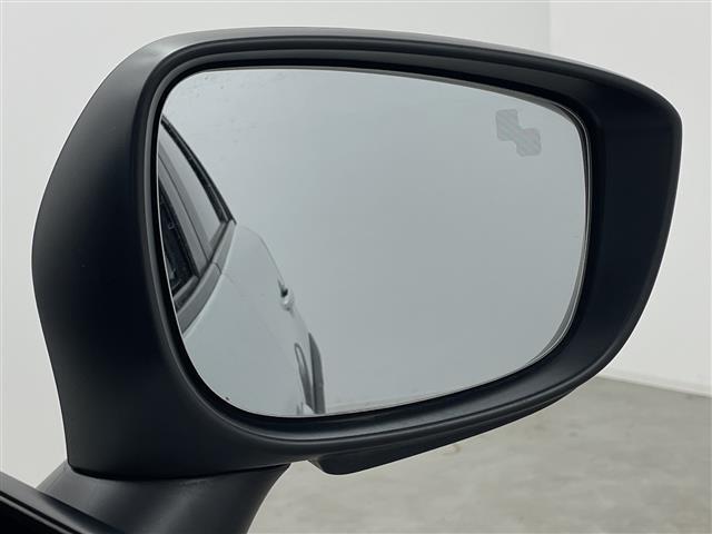 【ブラインド・スポット・モニタリング（ＢＳＭ）】＆【リア・クロス・トラフィック・アラート（ＲＣＴＡ）】後方に接近するクルマの存在を知らせることにより、後方確認を支援します！